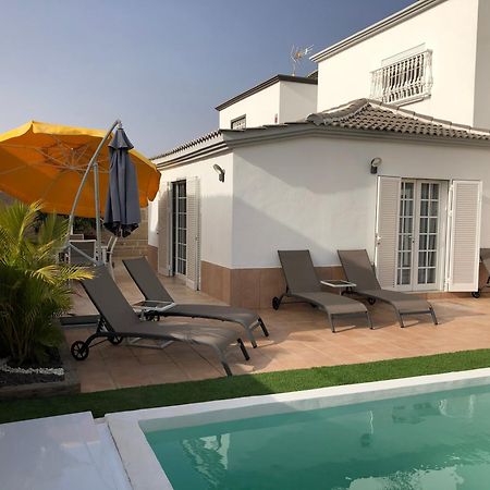 Villa Vanesa Luxury Private Villa With A Heated Pool, 4 Bedrooms And 4 Bathrooms 阿德耶 外观 照片