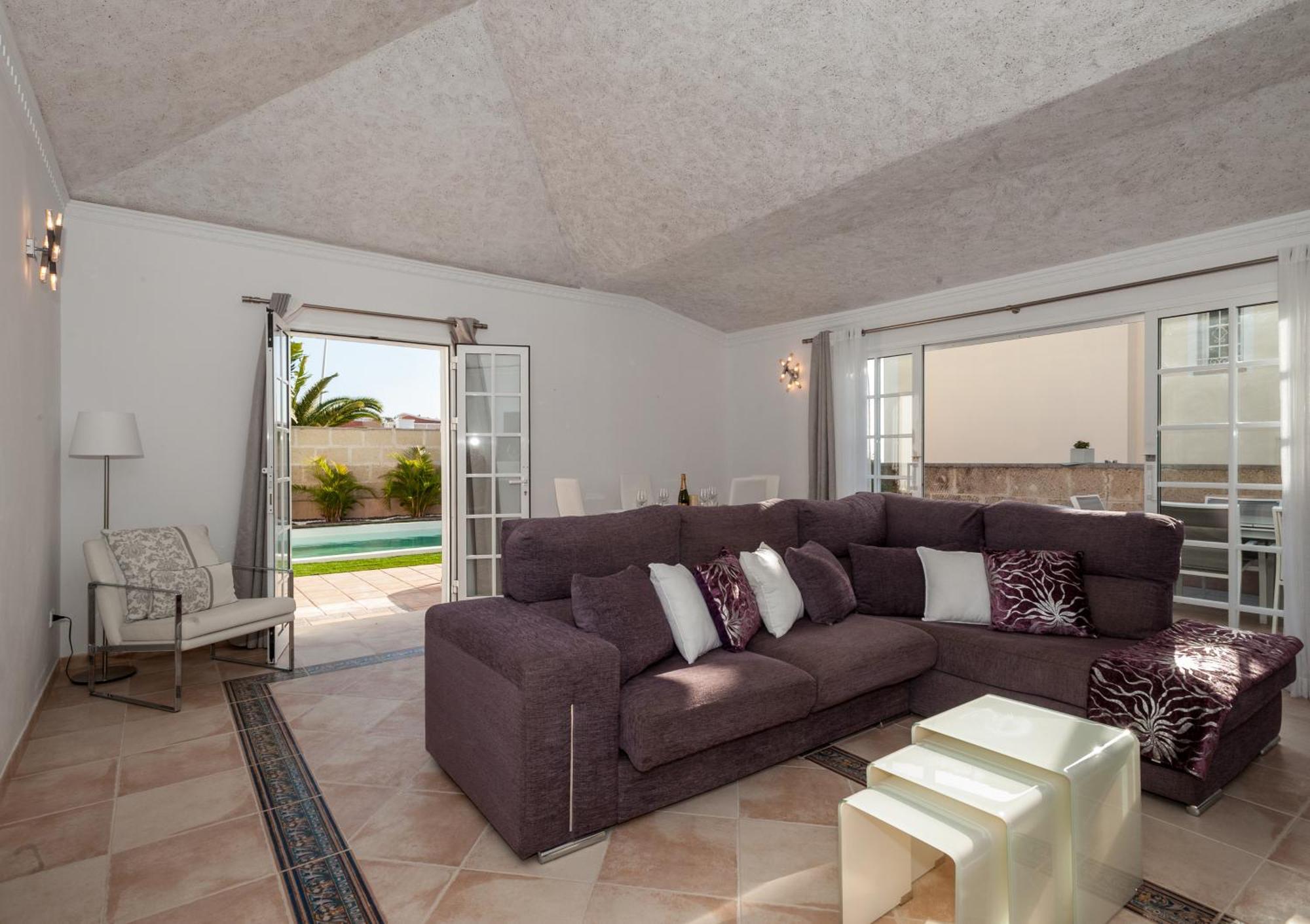 Villa Vanesa Luxury Private Villa With A Heated Pool, 4 Bedrooms And 4 Bathrooms 阿德耶 外观 照片
