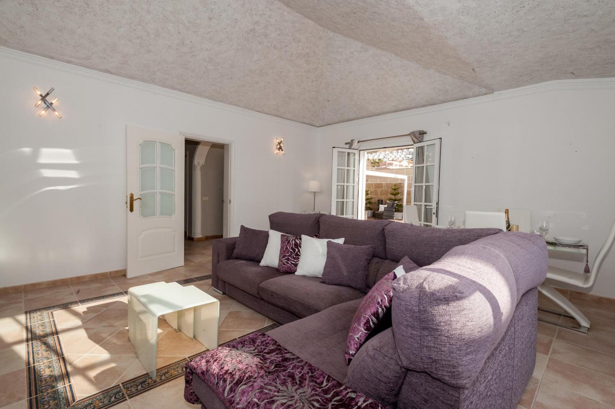 Villa Vanesa Luxury Private Villa With A Heated Pool, 4 Bedrooms And 4 Bathrooms 阿德耶 外观 照片