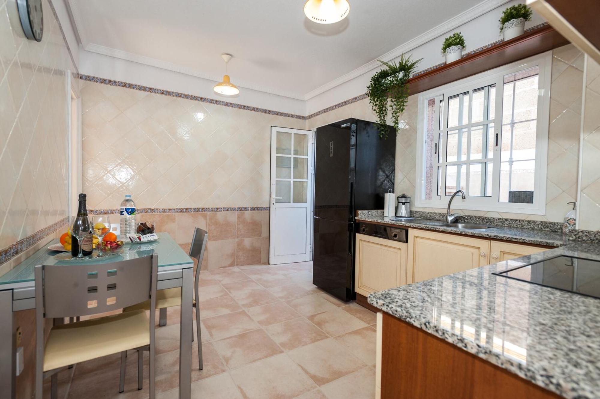 Villa Vanesa Luxury Private Villa With A Heated Pool, 4 Bedrooms And 4 Bathrooms 阿德耶 外观 照片