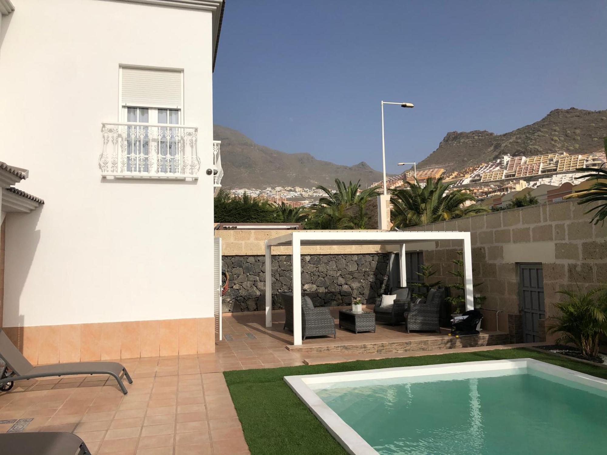 Villa Vanesa Luxury Private Villa With A Heated Pool, 4 Bedrooms And 4 Bathrooms 阿德耶 外观 照片
