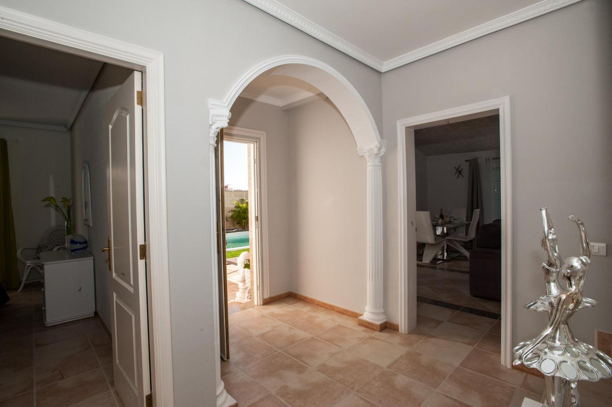 Villa Vanesa Luxury Private Villa With A Heated Pool, 4 Bedrooms And 4 Bathrooms 阿德耶 外观 照片