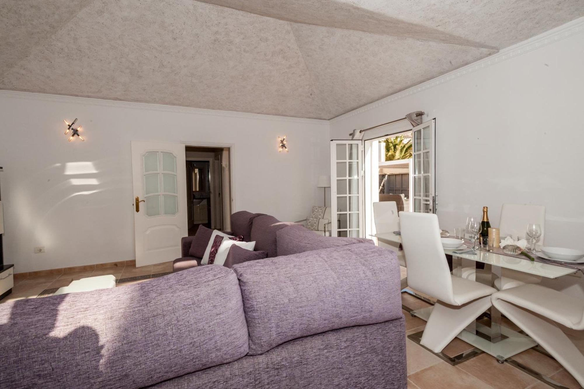 Villa Vanesa Luxury Private Villa With A Heated Pool, 4 Bedrooms And 4 Bathrooms 阿德耶 外观 照片