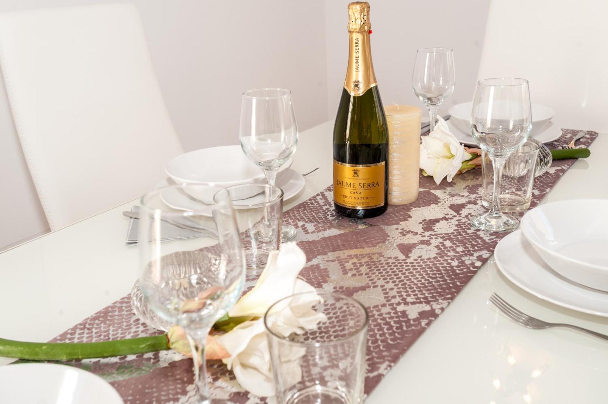 Villa Vanesa Luxury Private Villa With A Heated Pool, 4 Bedrooms And 4 Bathrooms 阿德耶 外观 照片