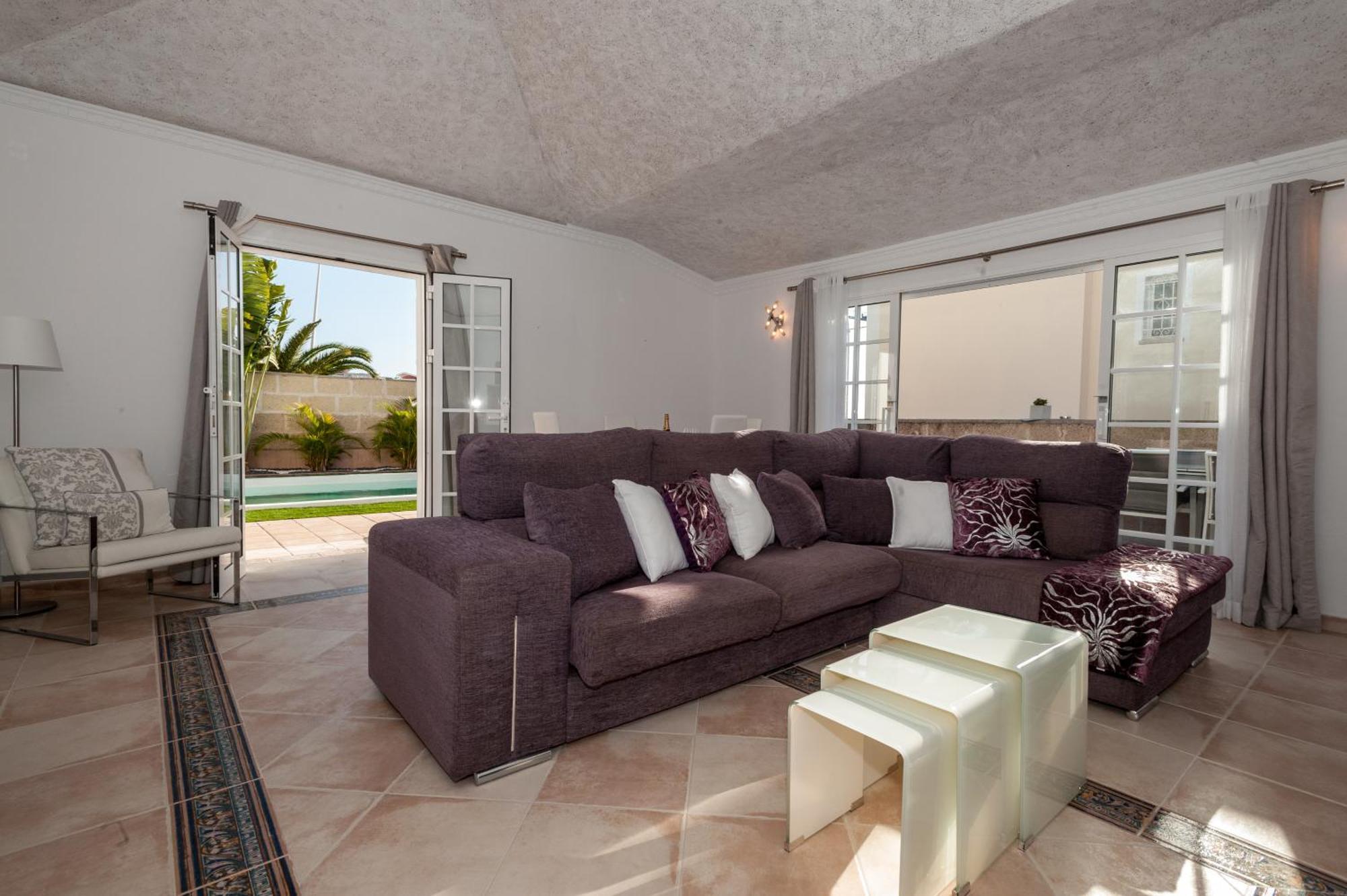 Villa Vanesa Luxury Private Villa With A Heated Pool, 4 Bedrooms And 4 Bathrooms 阿德耶 外观 照片