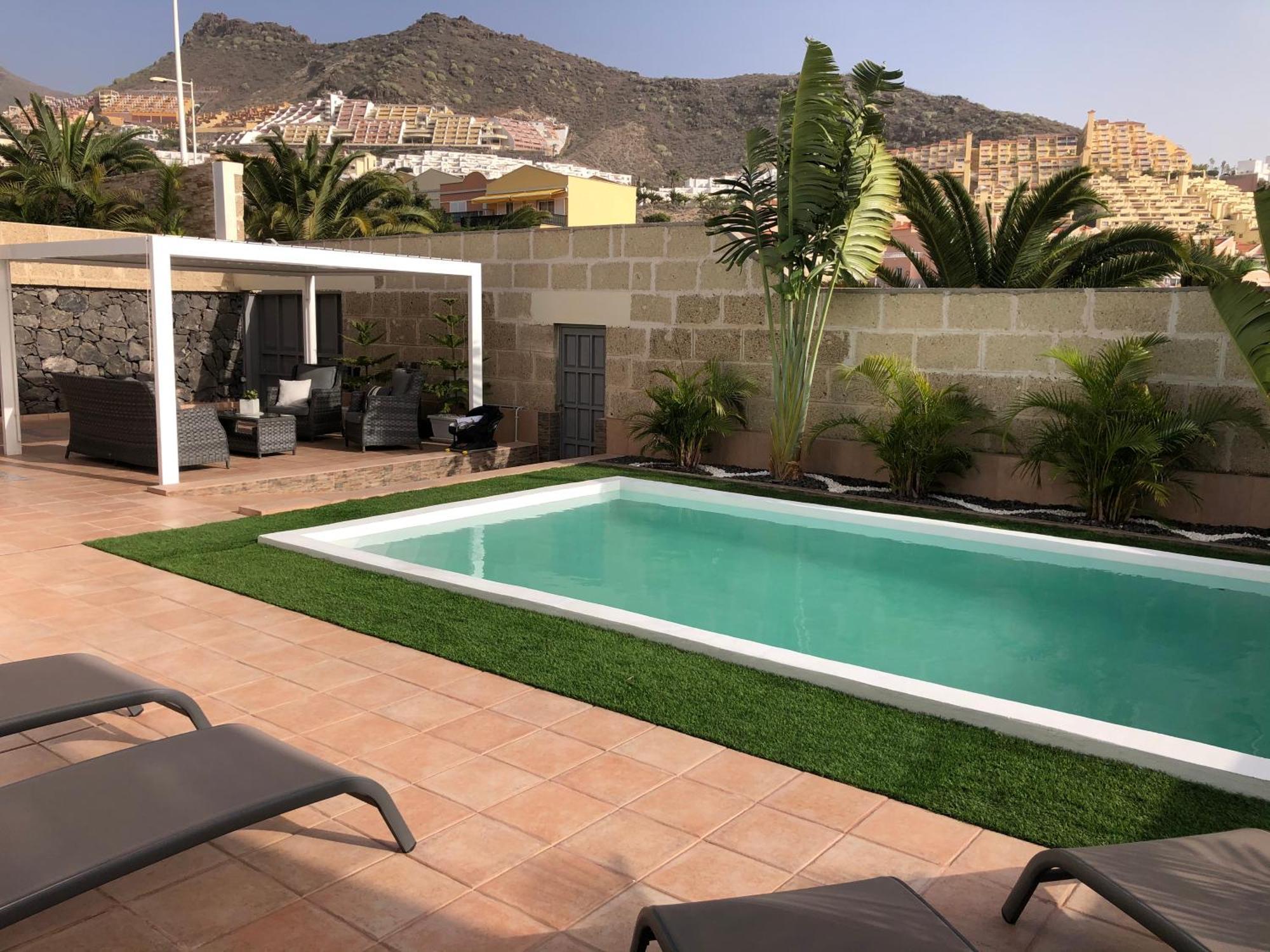 Villa Vanesa Luxury Private Villa With A Heated Pool, 4 Bedrooms And 4 Bathrooms 阿德耶 外观 照片