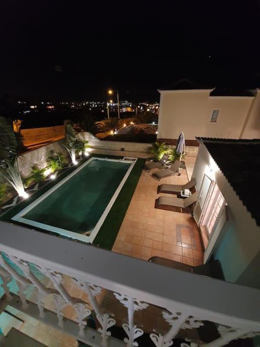 Villa Vanesa Luxury Private Villa With A Heated Pool, 4 Bedrooms And 4 Bathrooms 阿德耶 外观 照片