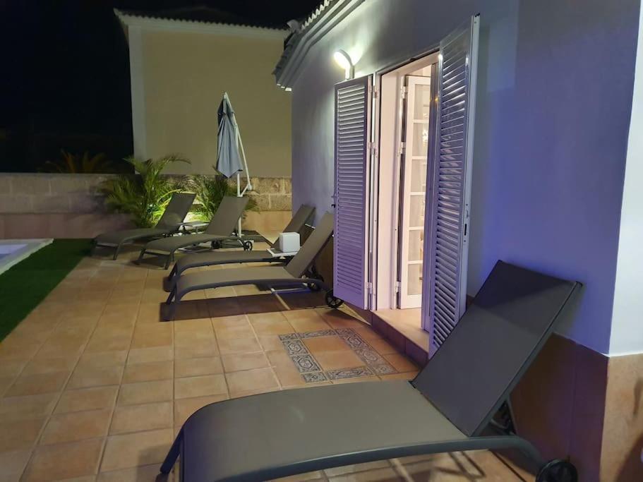 Villa Vanesa Luxury Private Villa With A Heated Pool, 4 Bedrooms And 4 Bathrooms 阿德耶 外观 照片