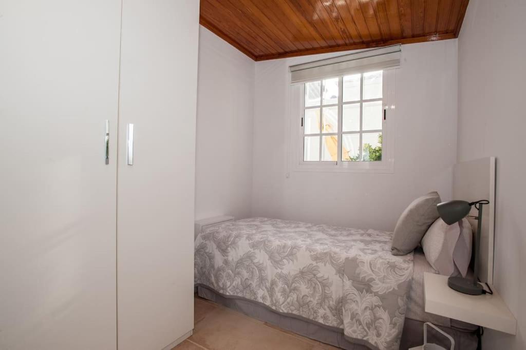 Villa Vanesa Luxury Private Villa With A Heated Pool, 4 Bedrooms And 4 Bathrooms 阿德耶 外观 照片