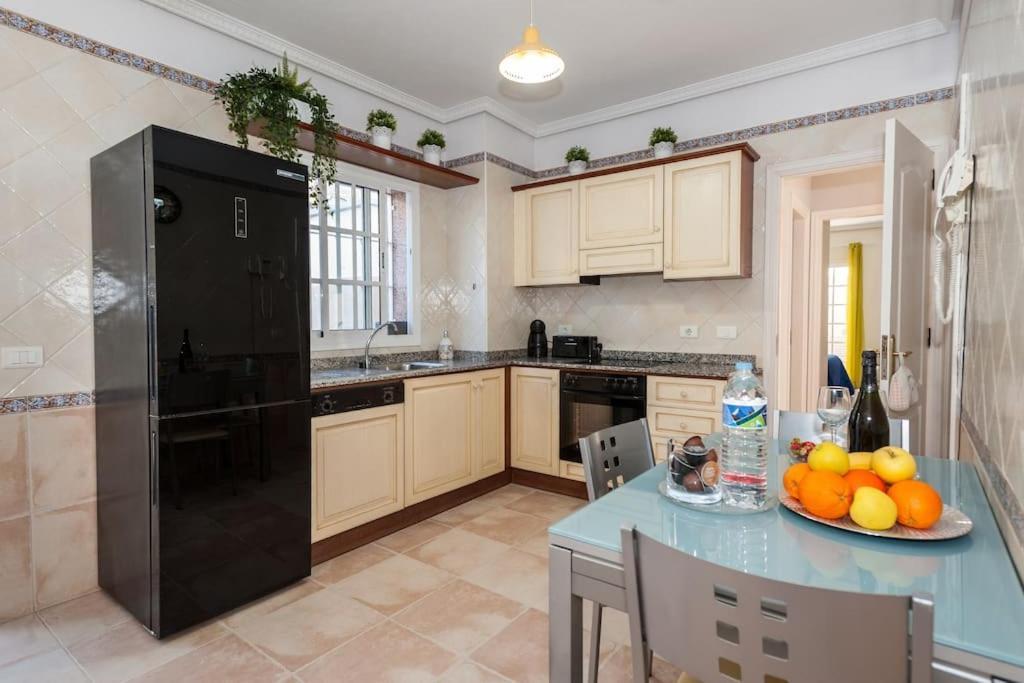 Villa Vanesa Luxury Private Villa With A Heated Pool, 4 Bedrooms And 4 Bathrooms 阿德耶 外观 照片