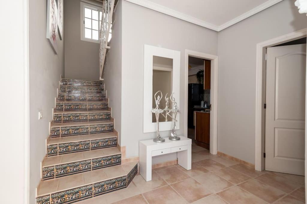 Villa Vanesa Luxury Private Villa With A Heated Pool, 4 Bedrooms And 4 Bathrooms 阿德耶 外观 照片